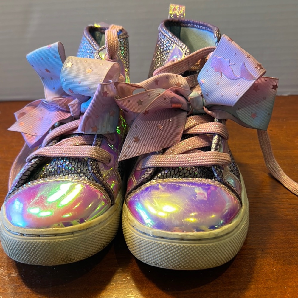 JoJo sneaker